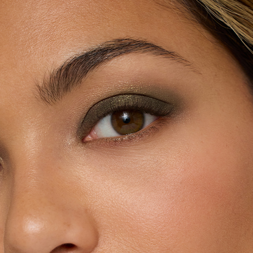 jane-iredale-colorluxe-eye-color-shadow-stick-alabaster-ivy-model